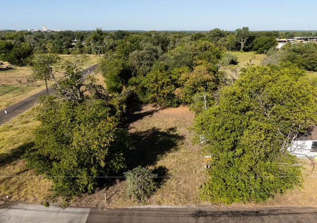 Photo 3 of Land for sale at 604 Johnson St, Waco, TX 76705 | MLS# 21363066 | Listing updated on 2026-08-21