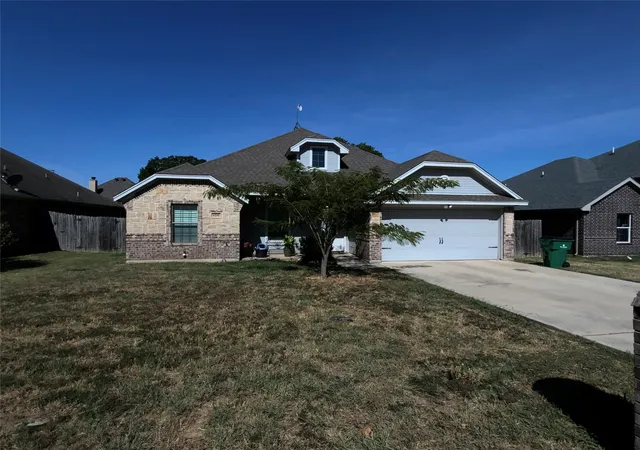 Photo 2 of Single family home for sale at 1211 Butterfield St, Bridgeport, TX 76426 | MLS# 21364066 | Listing updated on 2026-08-30