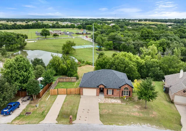 Photo 1 of Single family home for sale at 2935 Meandering Wy, Granbury, TX 76049 | MLS# 21364904 | Listing updated on 2026-08-21