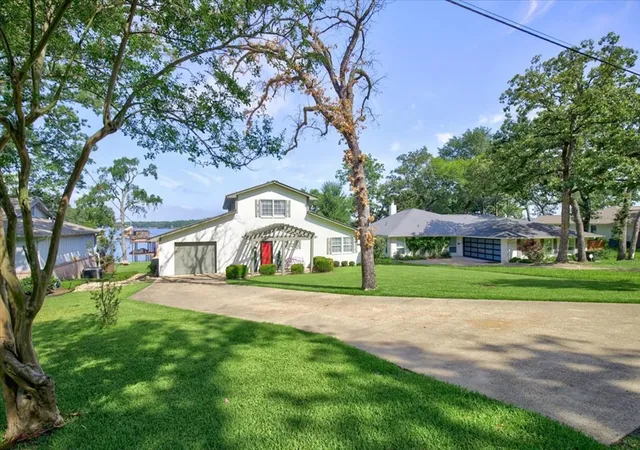Photo 3 of Single family home for sale at 5402 Point Lavista, Malakoff, TX 75148 | MLS# 21364929 | Listing updated on 2026-09-17