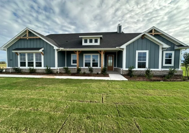 Photo 1 of Single family home for sale at 180 Horizon Rd, Valley View, TX 76272 | MLS# 21363747 | Listing updated on 2026-10-05