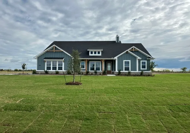 Photo 3 of Single family home for sale at 180 Horizon Rd, Valley View, TX 76272 | MLS# 21363747 | Listing updated on 2026-10-05