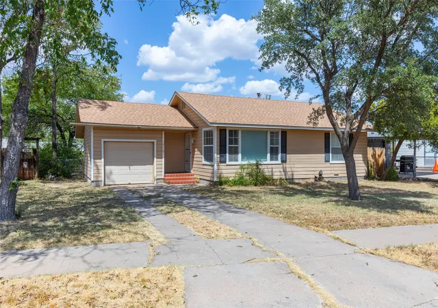 Photo 1 of Single family home for sale at 3110 Hunt St, Abilene, TX 79605 | MLS# 21297982 | Listing updated on 2026-10-07