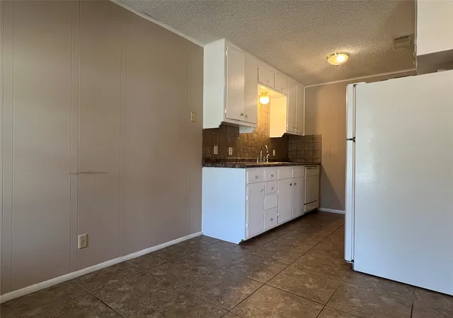 Photo 3 of House for sale at 1323-1325 N Mary St, Comanche, TX 76442 | MLS# 21364954 | Listing updated on 2026-08-20