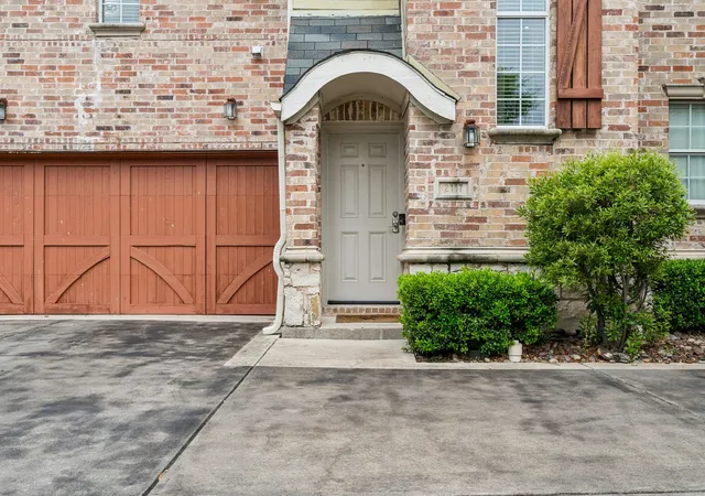 Photo 3 of Townhouse for sale at 2117 Parkview, Carrollton, TX 75006 | MLS# 21361818 | Listing updated on 2026-08-20