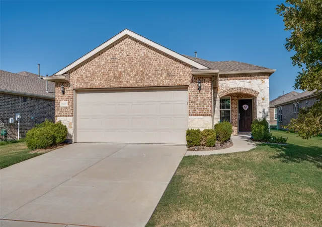 Photo 2 of Single family home for sale at 8946 Twin Pines Ln, Frisco, TX 75036 | MLS# 21364947 | Listing updated on 2026-10-08