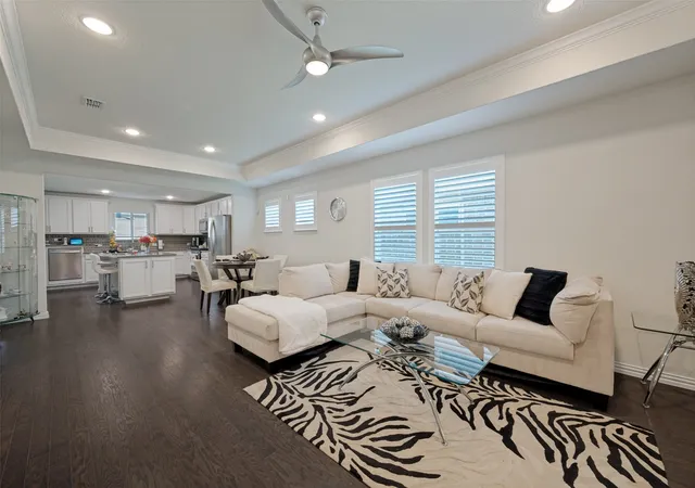 Photo 3 of Single family home for sale at 8946 Twin Pines Ln, Frisco, TX 75036 | MLS# 21364947 | Listing updated on 2026-10-08