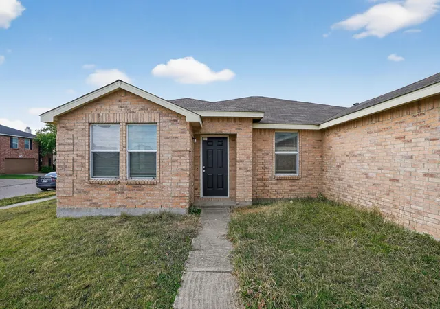 Photo 2 of Single family home for sale at 9236 Cheswick Dr, Fort Worth, TX 76123 | MLS# 21364999 | Listing updated on 2026-09-03