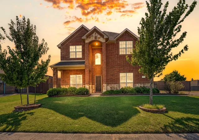 Photo 2 of Sale Pending at 711 Lariat Ln, Wylie, TX 75098 | MLS# 21363315 | Listing updated on 2026-08-30