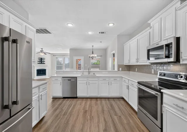 Photo 3 of Sale Pending at 711 Lariat Ln, Wylie, TX 75098 | MLS# 21363315 | Listing updated on 2026-08-30