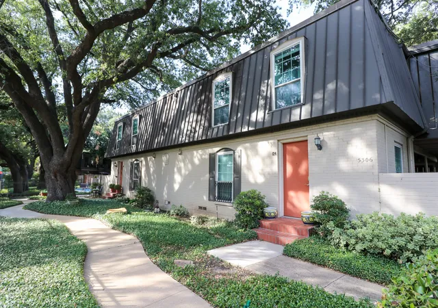 Photo 2 of Condo for sale at 5306 Fleetwood Oaks Ave #126, Dallas, TX 75235 | MLS# 21364754 | Listing updated on 2026-08-21
