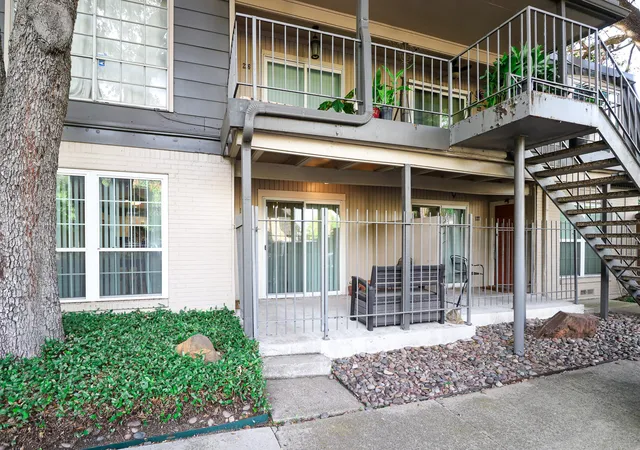 Photo 3 of Condo for sale at 5306 Fleetwood Oaks Ave #126, Dallas, TX 75235 | MLS# 21364754 | Listing updated on 2026-08-21