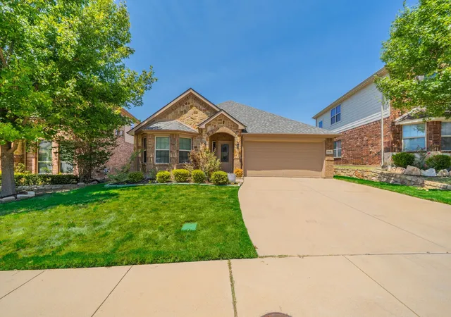 Photo 1 of Single family home for sale at 5735 Mountain Hollow Dr, Dallas, TX 75249 | MLS# 21359984 | Listing updated on 2026-08-23