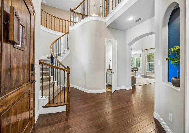 Photo 3 of Single family home for sale at 403 Clear Creek Dr, Mansfield, TX 76063 | MLS# 21363805 | Listing updated on 2026-10-03