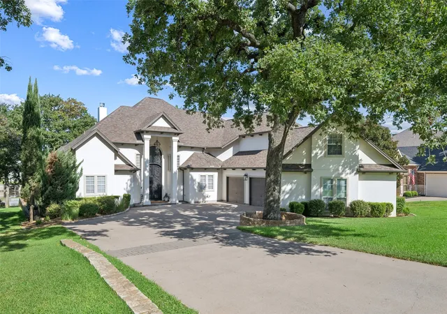 Photo 1 of Single family home for sale at 1825 Spinnaker Ln, Azle, TX 76020 | MLS# 21361791 | Listing updated on 2026-08-22