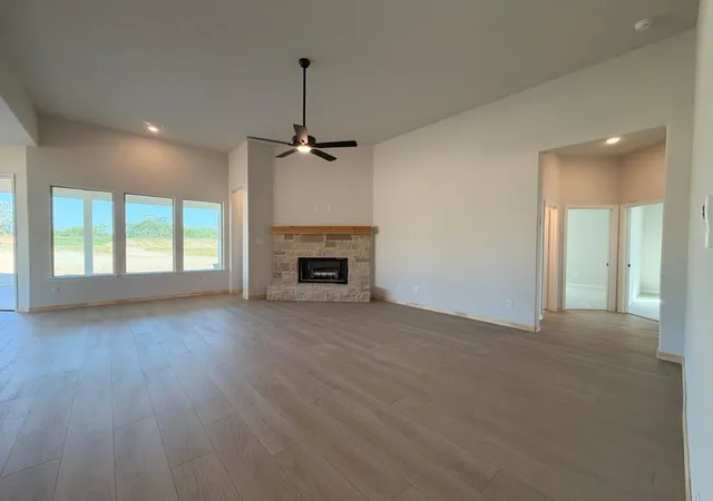 Photo 4 of Single family home for sale at 313 Johnny Boy Wy, Springtown, TX 76082 | MLS# 21365052 | Listing updated on 2026-10-08