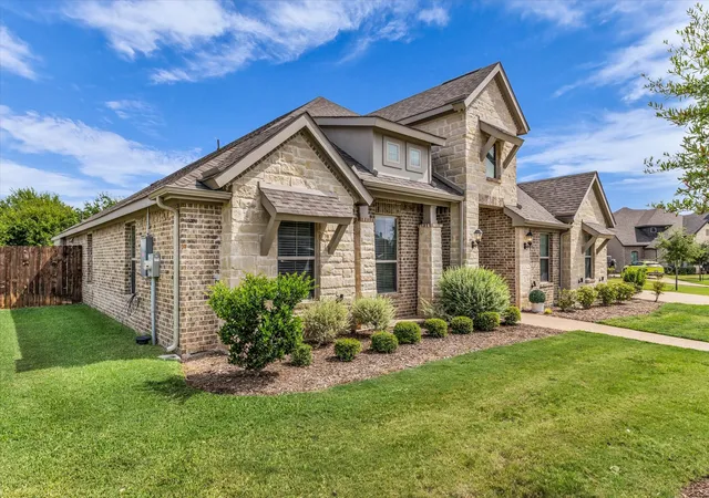Photo 3 of Single family home for sale at 1317 Ridgeview Dr, Hewitt, TX 76643 | MLS# 21364699 | Listing updated on 2026-09-16