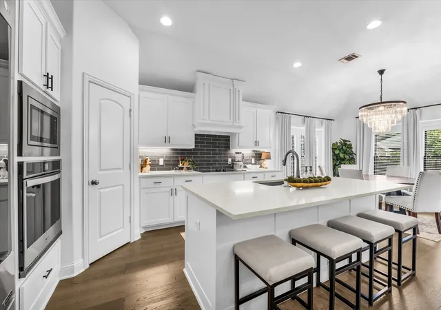 Photo 4 of Single family home for sale at 1317 Ridgeview Dr, Hewitt, TX 76643 | MLS# 21364699 | Listing updated on 2026-09-16