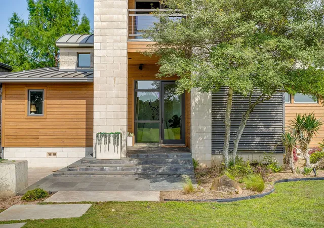 Photo 4 of Single family home for sale at 357 Wood Lake Rd, Aledo, TX 76008 | MLS# 21363403 | Listing updated on 2026-08-20
