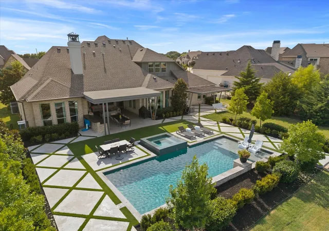 Photo 2 of Single family home for sale at 884 Tranquility Dr, Rockwall, TX 75032 | MLS# 21363143 | Listing updated on 2026-08-30
