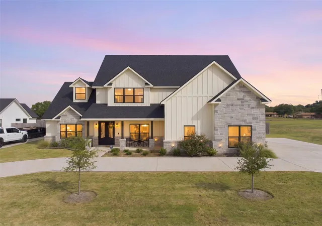 Photo 1 of Single family home for sale at 120 Big Catch Ln, Robinson, TX 76706 | MLS# 21363779 | Listing updated on 2026-09-26