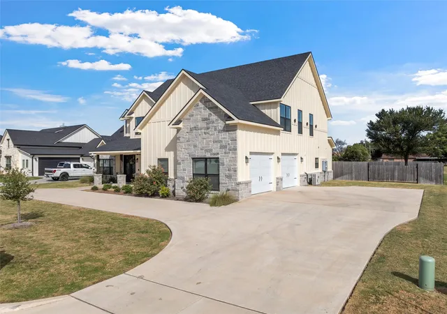 Photo 2 of Single family home for sale at 120 Big Catch Ln, Robinson, TX 76706 | MLS# 21363779 | Listing updated on 2026-09-26