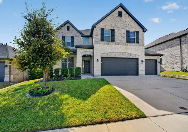 Photo 1 of Single family home for sale at 223 Red Oak Dr, Rockwall, TX 75087 | MLS# 21364841 | Listing updated on 2026-08-29