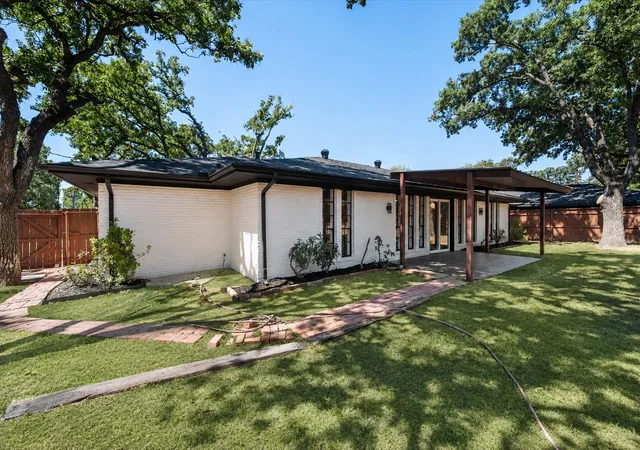Photo 4 of Single family home for sale at 904 Northwood, Corsicana, TX 75110 | MLS# 21363445 | Listing updated on 2026-08-30