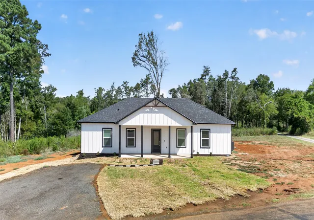 Photo 3 of Single family home for sale at 1439 Cr 4209, Jacksonville, TX 75766 | MLS# 21365134 | Listing updated on 2026-09-25