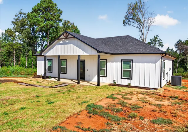 Photo 4 of Single family home for sale at 1439 Cr 4209, Jacksonville, TX 75766 | MLS# 21365134 | Listing updated on 2026-09-25