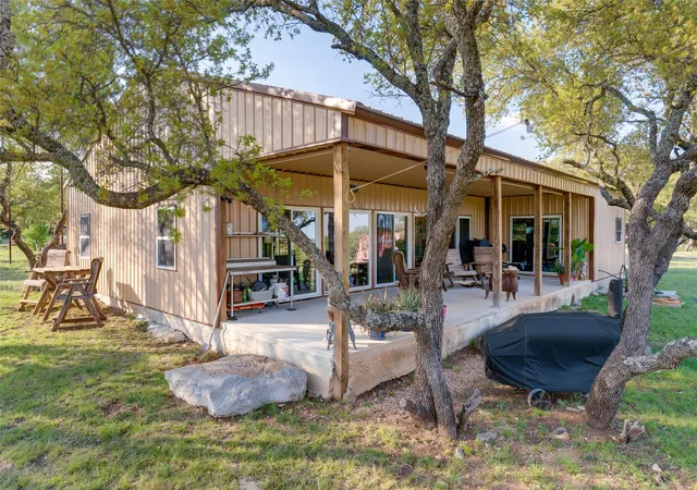 Photo 1 of House for sale at 1261 Park Rd, Lampasas, TX 76550 | MLS# 21365116 | Listing updated on 2026-08-21