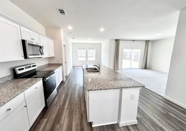 Photo 1 of Single family home for sale at 8400 Hawkview Dr, Fort Worth, TX 76179 | MLS# 21361712 | Listing updated on 2026-10-09