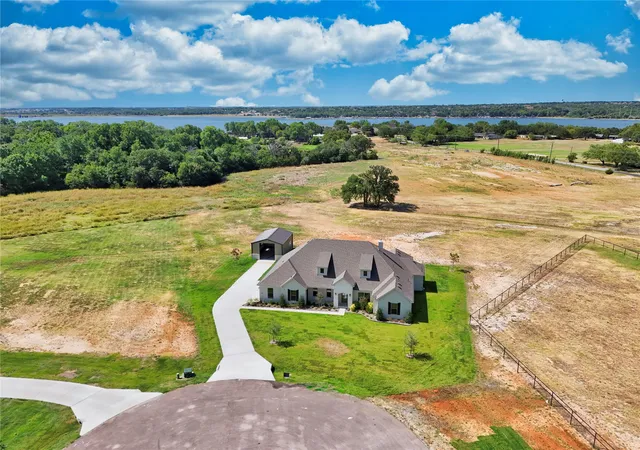 Photo 2 of Sale Pending at 1016 Emery Ct, Weatherford, TX 76087 | MLS# 21365102 | Listing updated on 2026-09-22