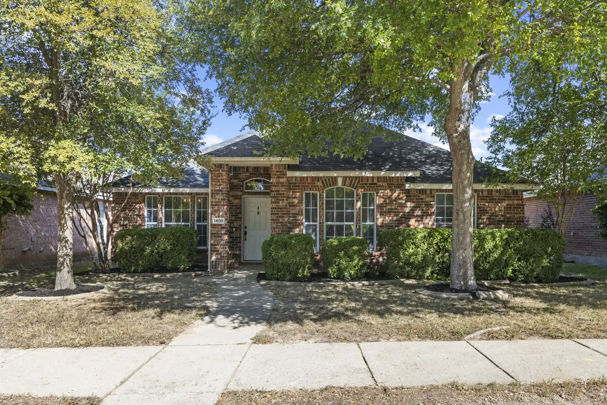 Photo 1 of Sale Pending at 1408 Heather Brook Dr, Allen, TX 75002 | MLS# 21362764 | Listing updated on 2026-10-15