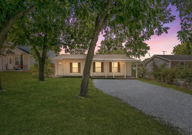 Photo 1 of Single family home for sale at 5729 Wellesley Ave, Fort Worth, TX 76107 | MLS# 21365169 | Listing updated on 2026-09-01