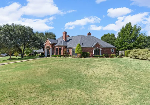 Photo 3 of Single family home for sale at 441 Country Ridge Ln, Red Oak, TX 75154 | MLS# 21362789 | Listing updated on 2026-08-27