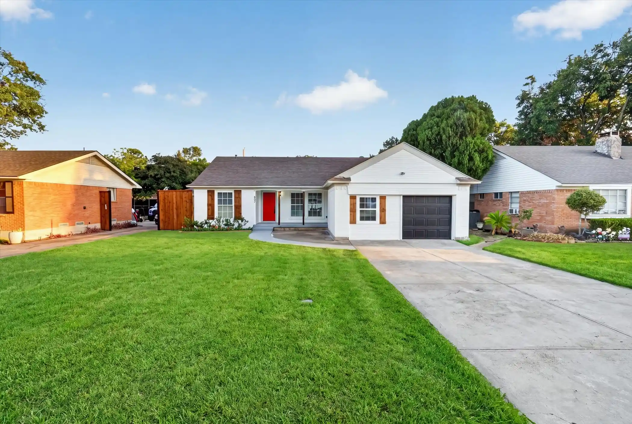 Photo 1 of Sale Pending at 607 Ridgedale Dr, Richardson, TX 75080 | MLS# 21365172 | Listing updated on 2026-10-12