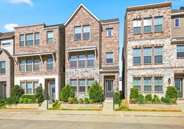 Photo 4 of Single family home for sale at 106 Settlers Wy, Euless, TX 76040 | MLS# 21362005 | Listing updated on 2026-09-18