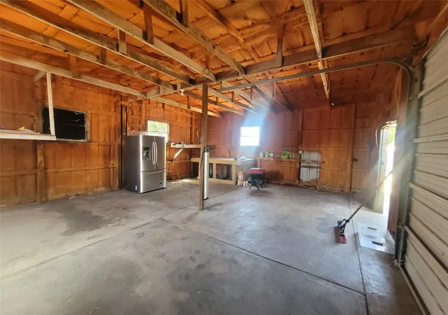Photo 3 of Single family home for sale at 1921 Pelican Dr N, Azle, TX 76020 | MLS# 21364953 | Listing updated on 2026-10-01