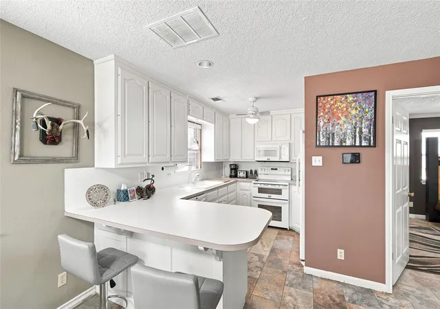 Photo 4 of Single family home for sale at 109 Yellowstone Dr, Whitney, TX 76692 | MLS# 21360867 | Listing updated on 2026-08-20