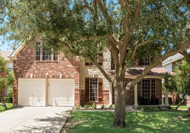 Photo 2 of Single family home for sale at 7909 Saint Fillans Ln, Rowlett, TX 75089 | MLS# 21363677 | Listing updated on 2026-08-22