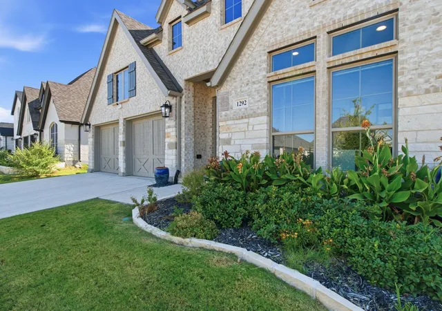 Photo 3 of Single family home for sale at 1292 Valerian Ave, Haslet, TX 76052 | MLS# 21363975 | Listing updated on 2026-08-20