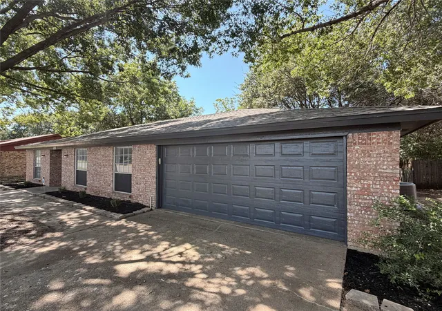 Photo 2 of Single family home for sale at 7428 Bogart Dr, North Richland Hills, TX 76180 | MLS# 21365256 | Listing updated on 2026-10-02