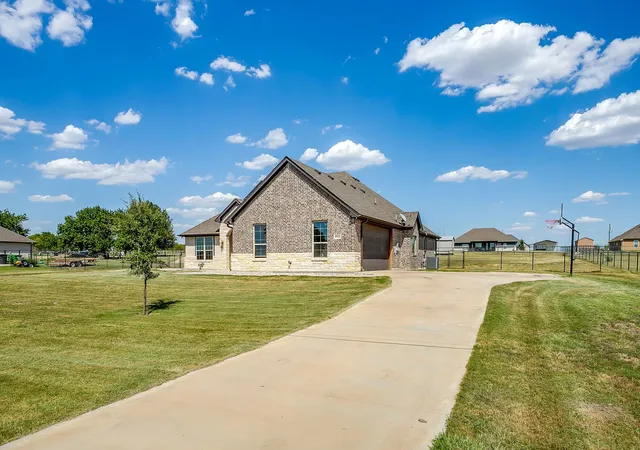 Photo 3 of Single family home for sale at 8032 County Road 1006, Godley, TX 76044 | MLS# 21364533 | Listing updated on 2026-10-05