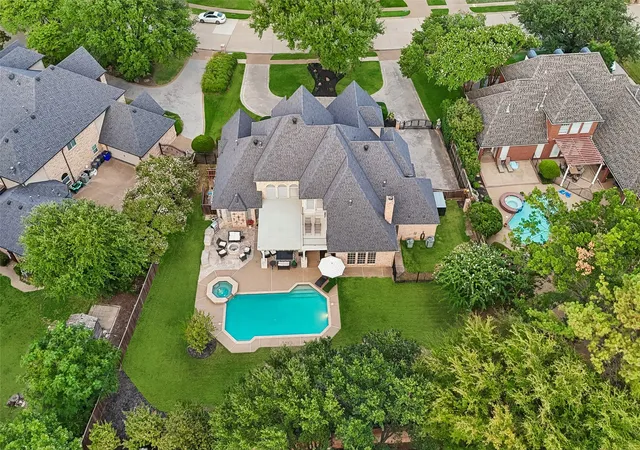 Photo 2 of Sale Pending at 7302 Belle Meade Dr, Colleyville, TX 76034 | MLS# 21365227 | Listing updated on 2026-10-01