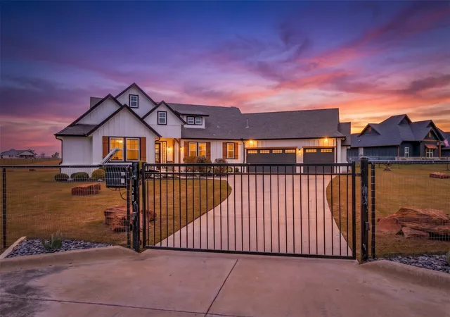 Photo 2 of Single family home for sale at 128 Chambers Creek Trl, Alvarado, TX 76009 | MLS# 21350930 | Listing updated on 2026-10-06