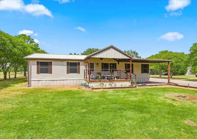 Photo 3 of Manufactured home for sale at 366 Vz County Rd 3919, Wills Point, TX 75169 | MLS# 21365334 | Listing updated on 2026-09-03