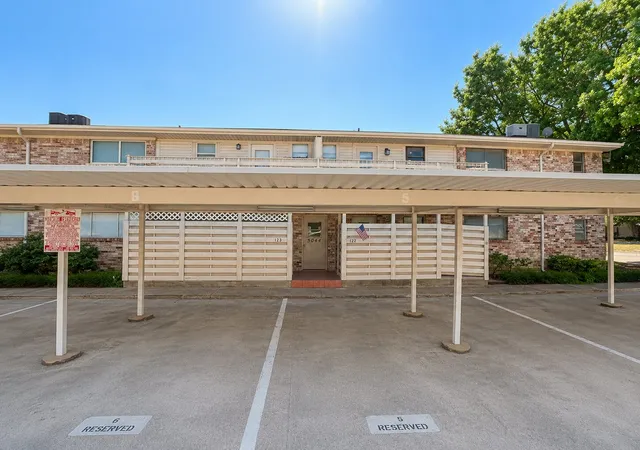 Photo 2 of Condo for sale at 5044 Matilda St #123, Dallas, TX 75206 | MLS# 21364862 | Listing updated on 2026-08-21