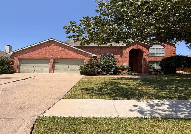 Photo 1 of Single family home for sale at 5405 Mt Mckinley Rd, Fort Worth, TX 76137 | MLS# 21360128 | Listing updated on 2026-08-21