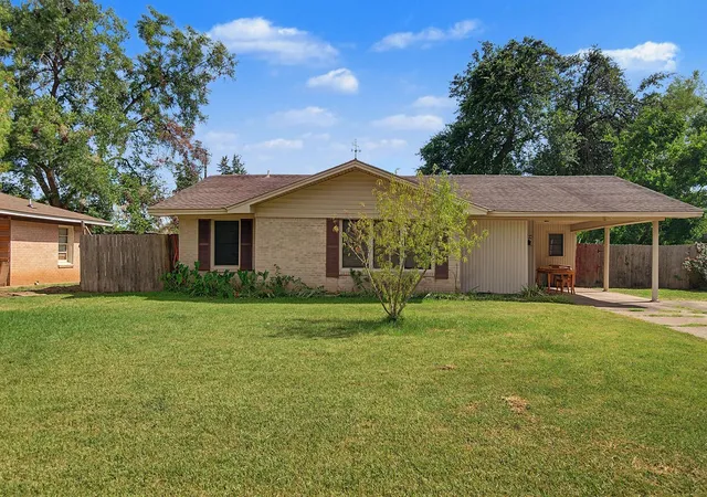 Photo 2 of Single family home for sale at 2604 Rosedale Pl, Bossier City, LA 71111 | MLS# 21365352 | Listing updated on 2026-08-21
